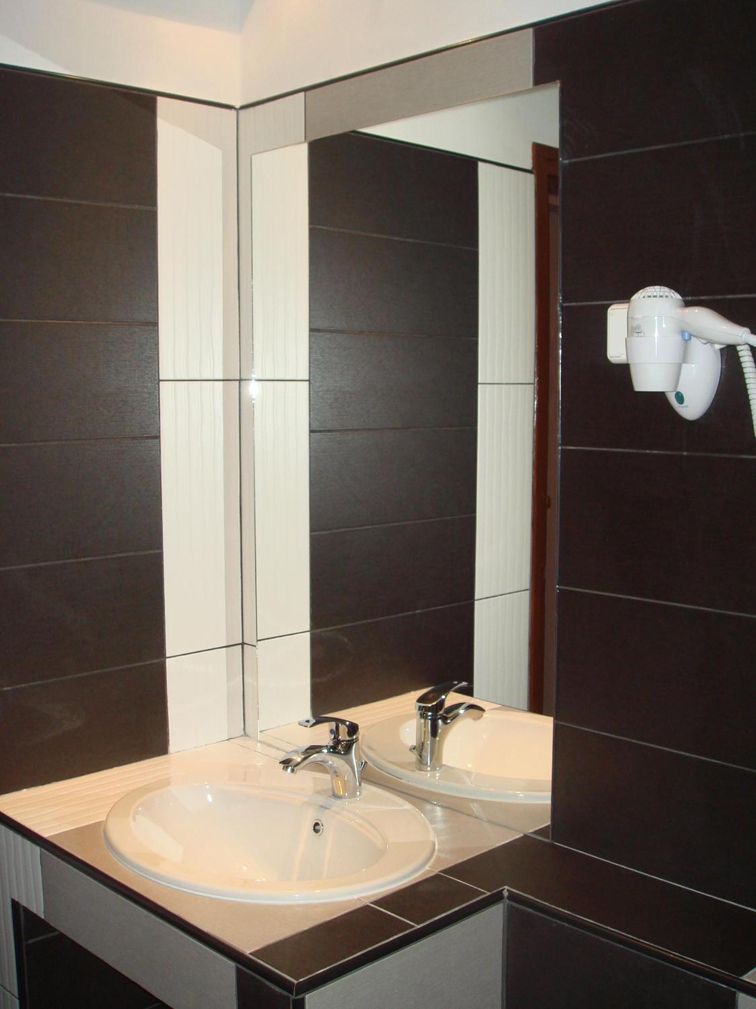 مبيت وإفطار Nagyszenas Platan Panzio المظهر الخارجي الصورة